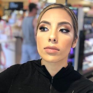 Meet your Posher, Andrea